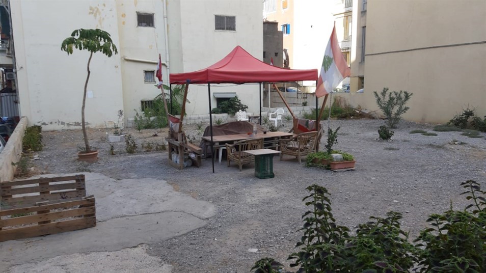 An abandoned lot transformed into a resting spot in Karm el-Zeitoun. (Source: Makram Robehmed, November, 2020)