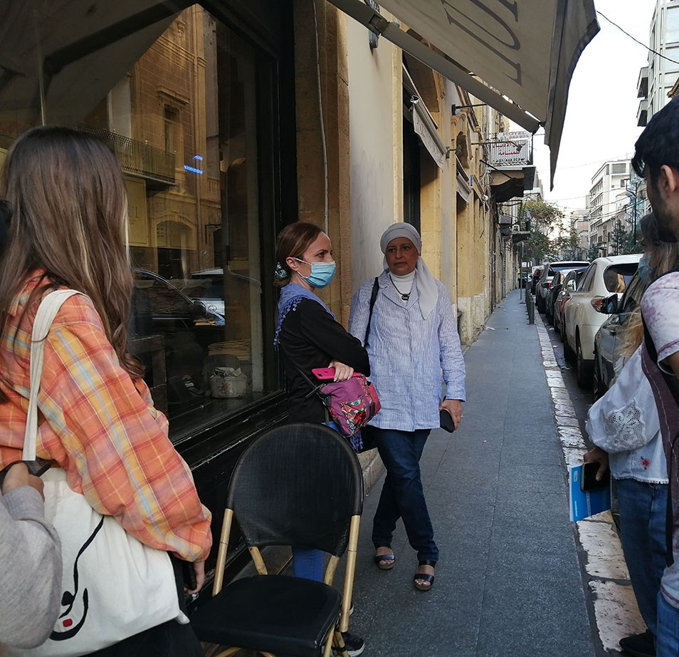 Team conducting an urban walk on-site (Source: Mariam Bazzi, November, 2021)